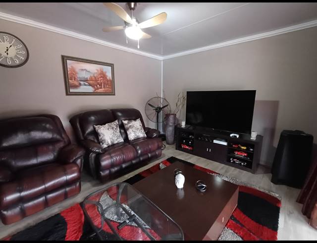 3 BEDROOM HOUSE TO LET IN VANDERBIJLPARK SE 6